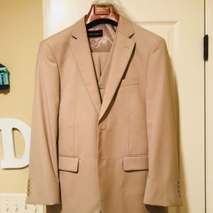LAST CHANCE! Giorgio Fiorelli 3P Tan Suit